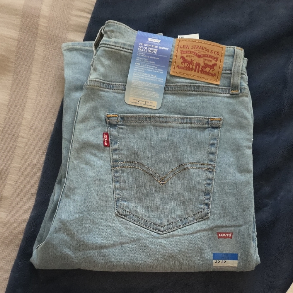 721 High Rise Skinny Jeans